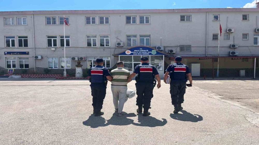 S&ouml;ke ve Karacasu&rsquo;da aranan şahıslar yakalandı
