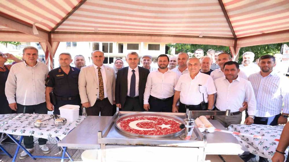 İNCİRLİOVALILAR AŞURE HAYRINDA BULUŞTU