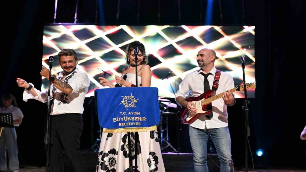 Didim&rsquo;de 80&rsquo;ler ve 90&rsquo;lar r&uuml;zgarı esti
