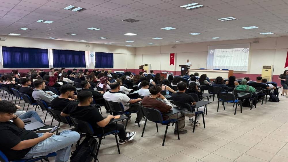 Bozdoğan MYO&rsquo;da &ouml;ğrencilere oryantasyon toplantısı ger&ccedil;ekleştirildi
