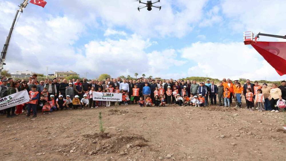 Didim’de fidanlar toprakla buluşturuldu
