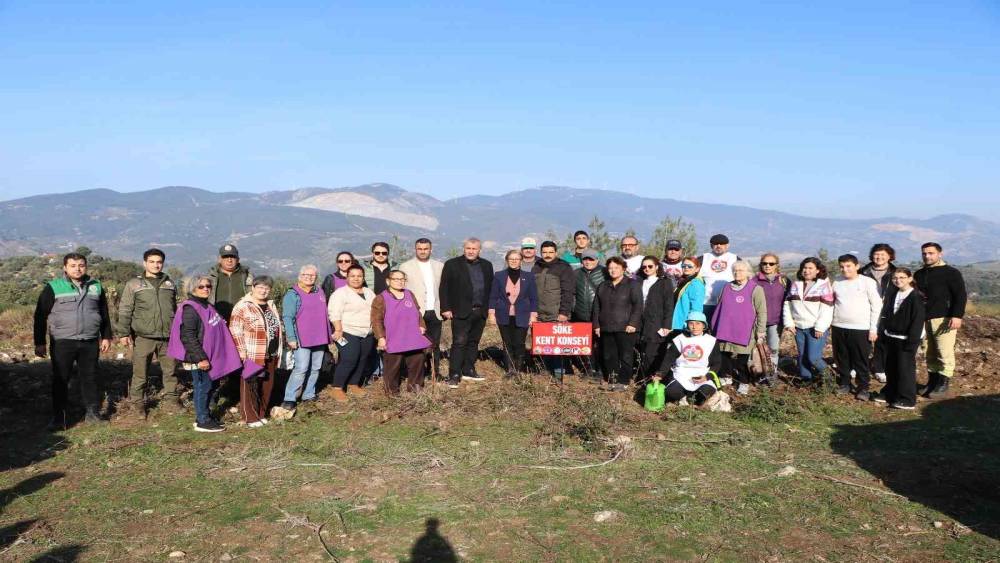 S&ouml;ke&rsquo;de fidanlar toprakla buluştu
