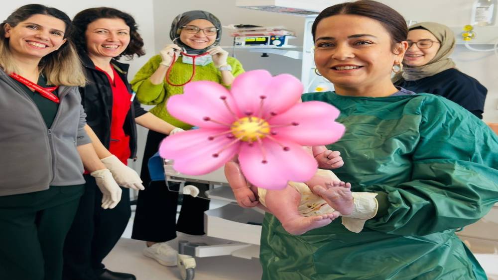 Aydın Şehir Hastanesi&rsquo;nde ilk bebek d&uuml;nyaya geldi