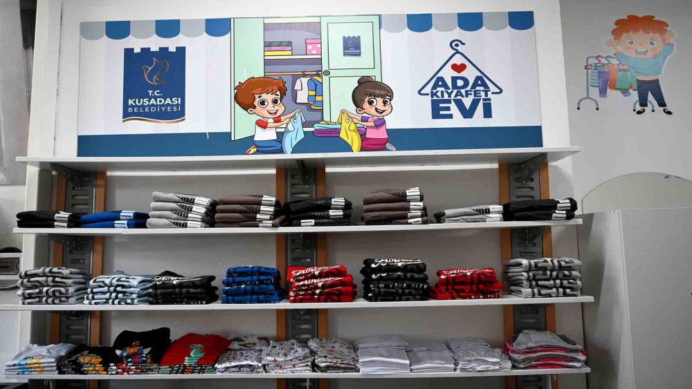 Ada Kıyafet Evi 272 &ccedil;ocuğun y&uuml;z&uuml;n&uuml; g&uuml;ld&uuml;rd&uuml;
