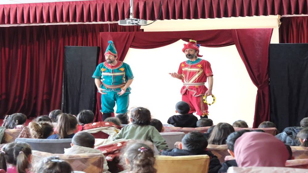 Başkan Erol: "&Ccedil;ocuklarımızın y&uuml;z&uuml;ndeki tebess&uuml;m her şeye değer"