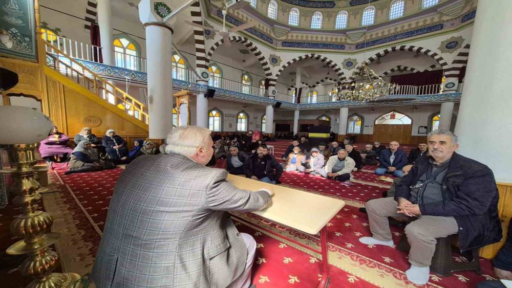 Efeler&rsquo;de hacı adaylarına eğitim semineri verildi
