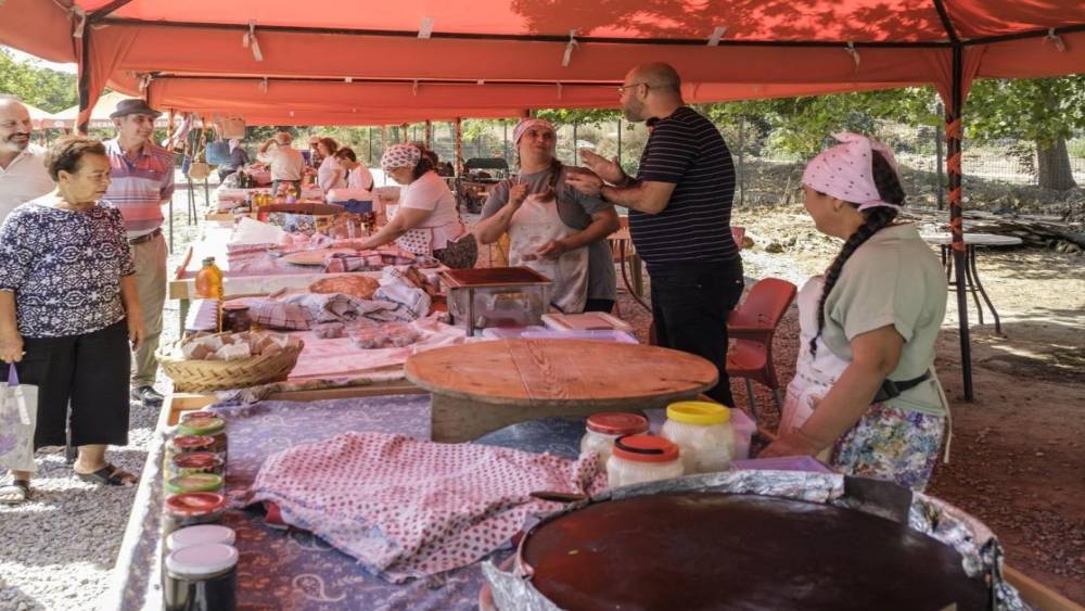 Tarihi Köy Pazarı hizmete girdi