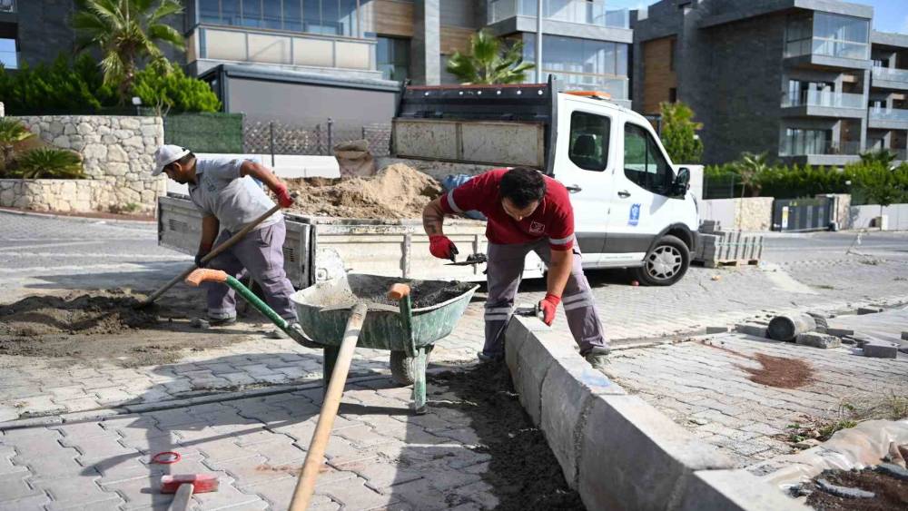 Kuşadası&rsquo;nda 12 bin metrekarelik yol &ccedil;alışması tamamlandı
