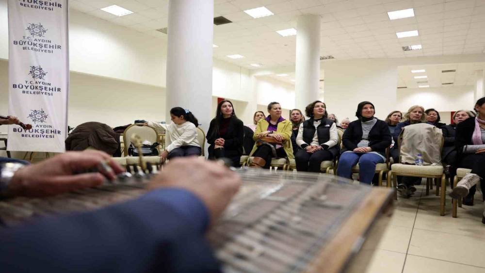 B&uuml;y&uuml;kşehir T&uuml;rk Sanat M&uuml;ziği Korosu yılsonu g&ouml;sterisine hazırlanıyor
