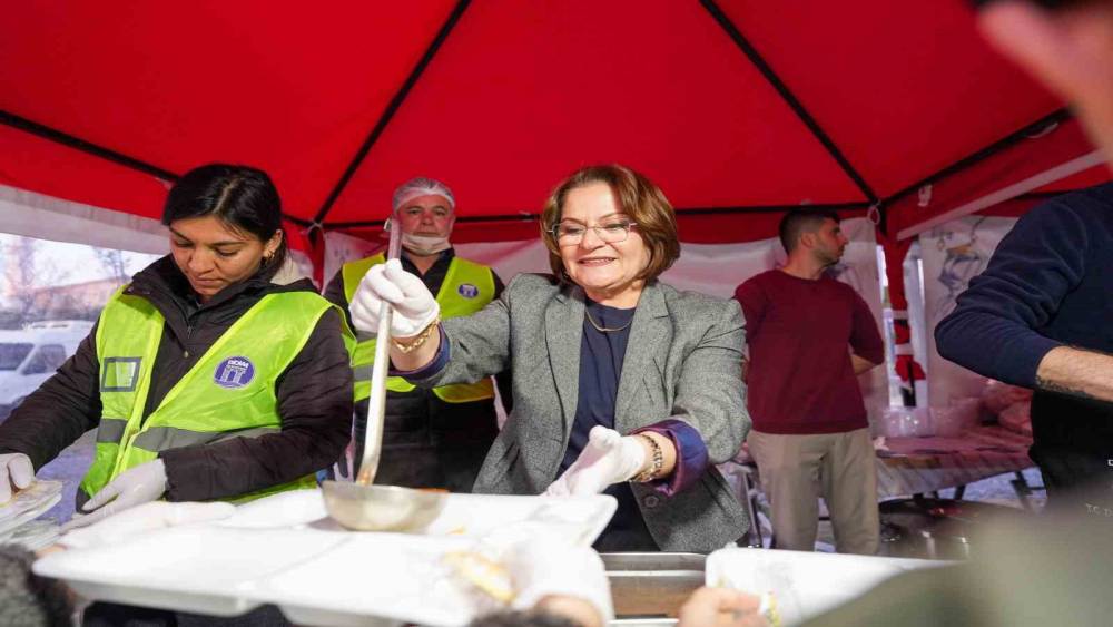 Denizk&ouml;y sakinleri Didim Belediyesi&rsquo;nin iftar sofrasında buluştu