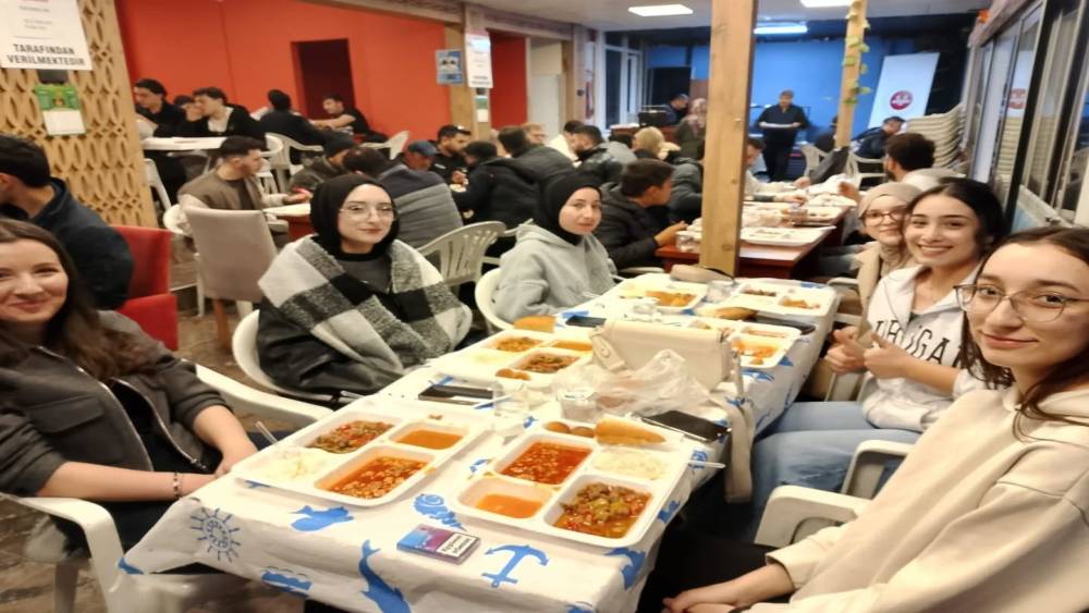 S&ouml;ke&rsquo;de lise &ouml;ğrencileri iftar programında buluştu
