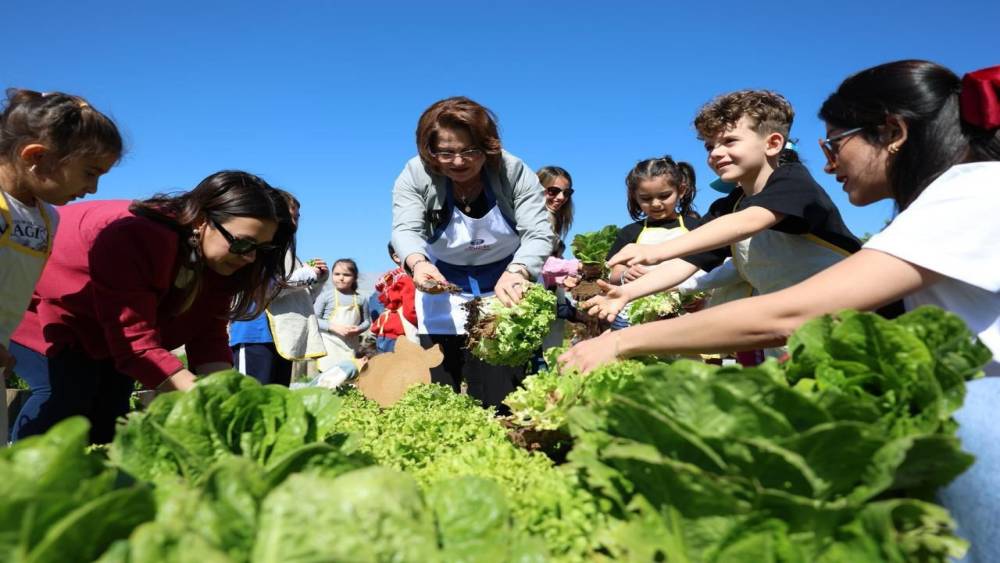 Başkan Gen&ccedil;ay: "&Uuml;reten belediyecilik anlayışımızla bilin&ccedil;li nesiller yetişmesine katkı sunuyoruz"
