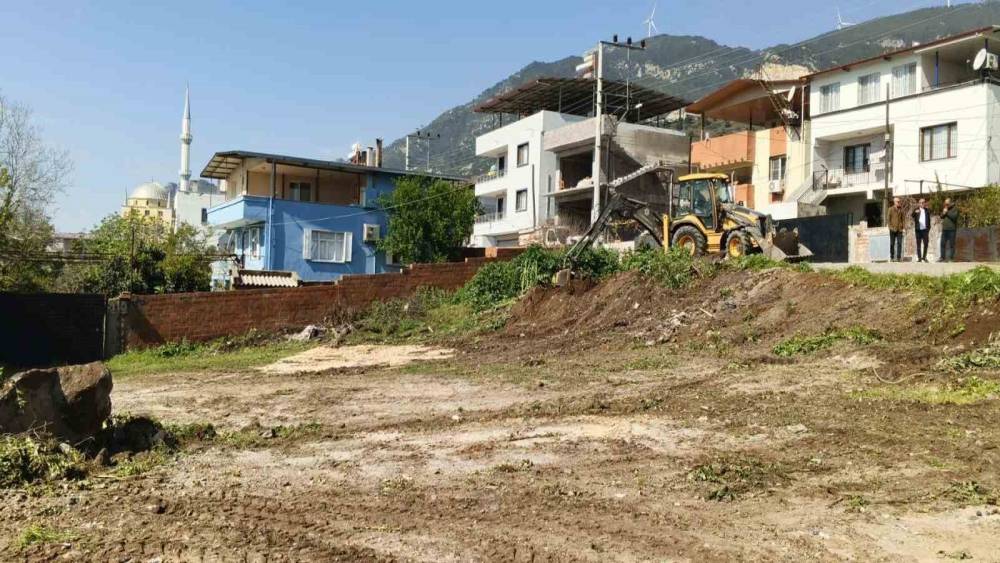 S&ouml;ke Belediyesi, il&ccedil;e genelinde &ccedil;alışmalarını s&uuml;rd&uuml;r&uuml;yor
