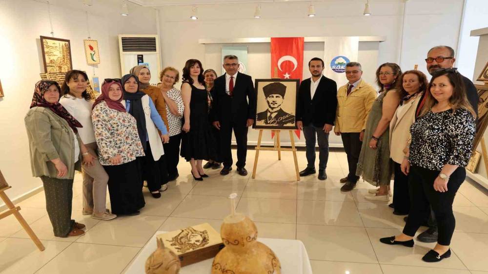S&ouml;ke&rsquo;de ahşap yakma sanatının &ouml;rnekleri sanatseverlerle buluştu
