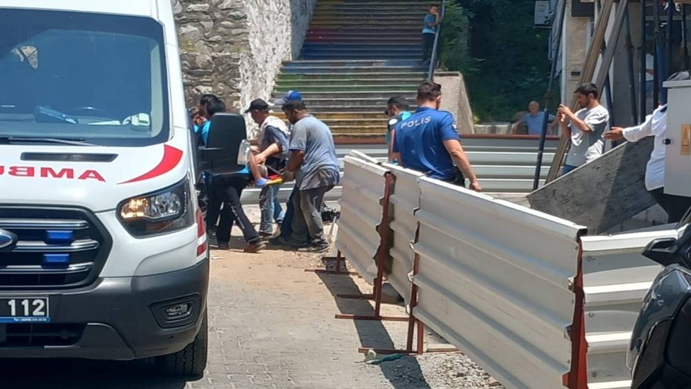 YÜKSEKTEN DÜŞEN İNŞAAT İŞÇİSİ YARALANDI