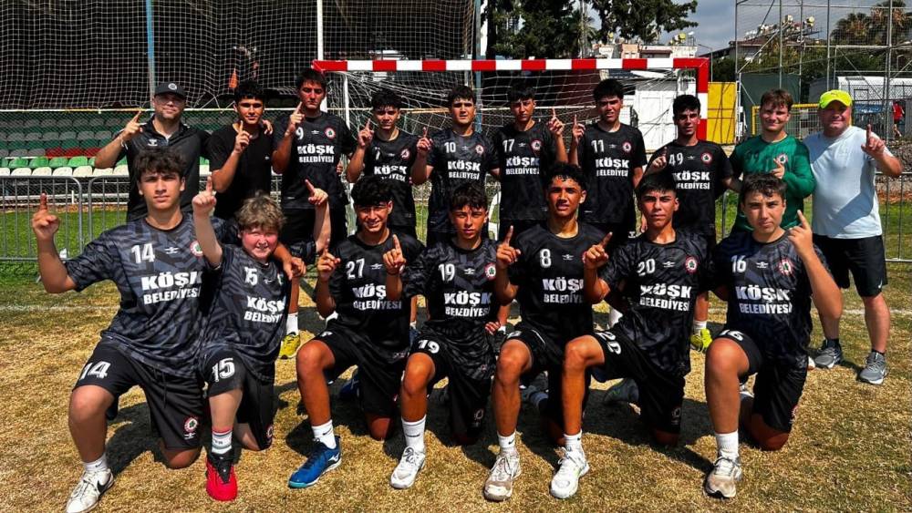 K&ouml;şk Belediye Doğanspor Hentbol Takımı T&uuml;rkiye birincisi oldu
