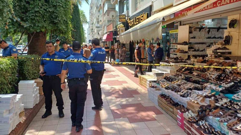 Aydın&rsquo;daki telefoncu cinayetinde 3 ş&uuml;pheli 24 saat sonra teslim oldu
