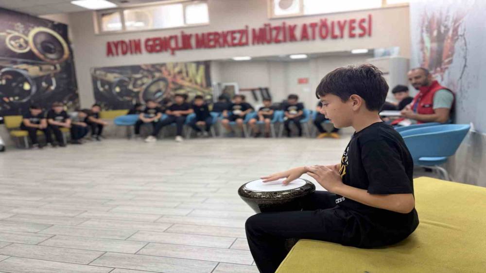 &Ouml;ğrenciler, Aydın Gen&ccedil;lik Merkezi&rsquo;ni yakından tanıdı