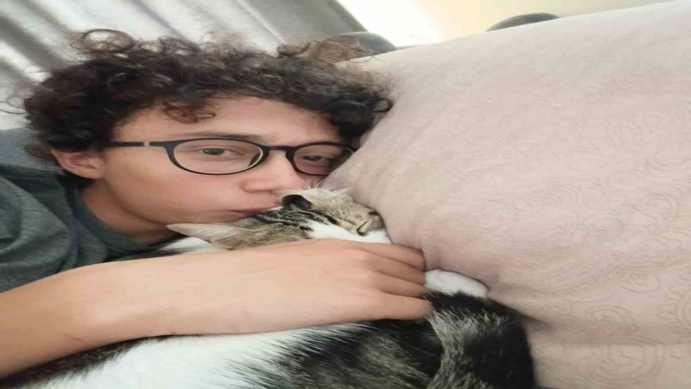 Gen&ccedil; yaşta kalbine yenik d&uuml;şt&uuml;