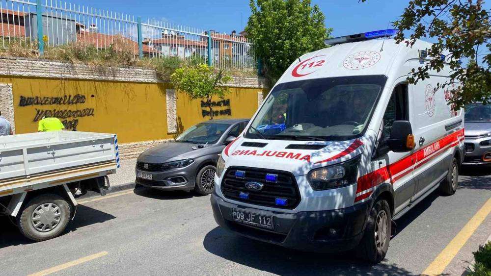 Otobüse arkadan çarpan motosikletin sürücüsü yaralandı
