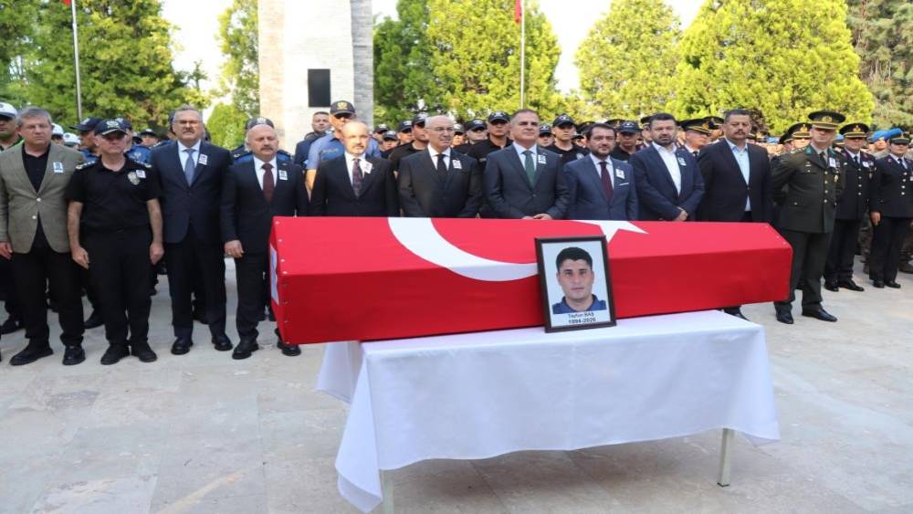 Aydınlı şehit polis memuru Denizli&rsquo;de toprağa verildi

