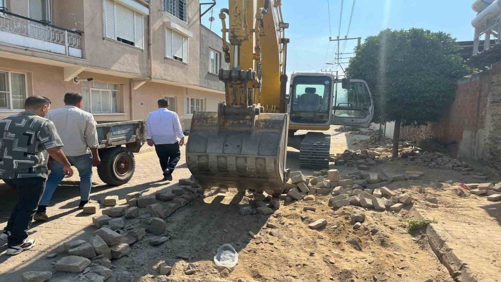 Yenipazar’da yol ve kaldırım çalışmaları sürüyor