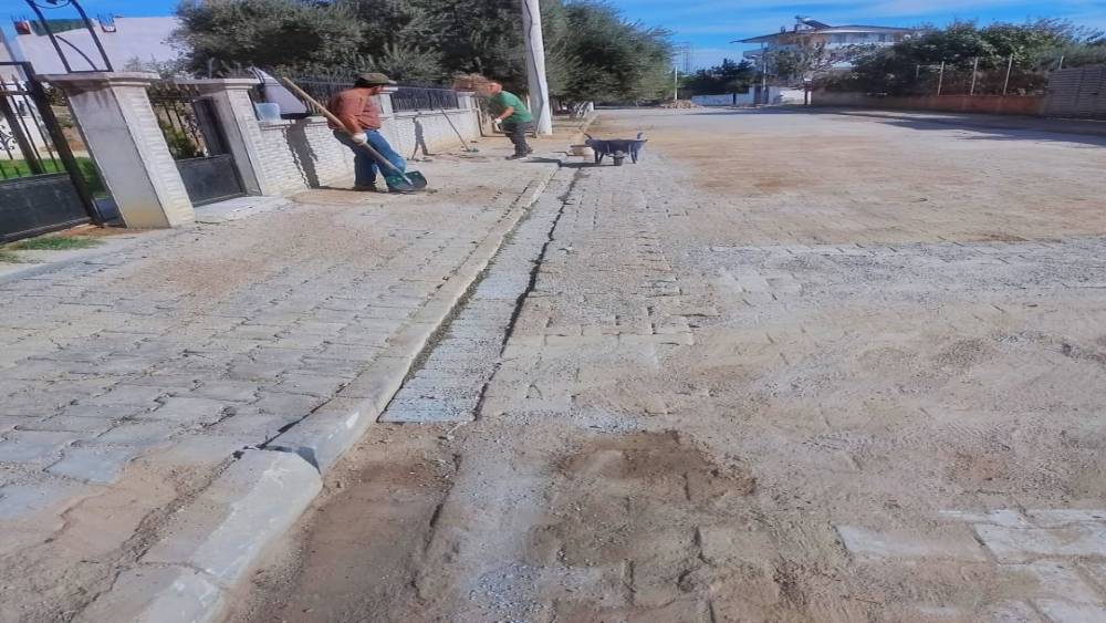 Germencik’te yol yenileme çalışmaları sürüyor