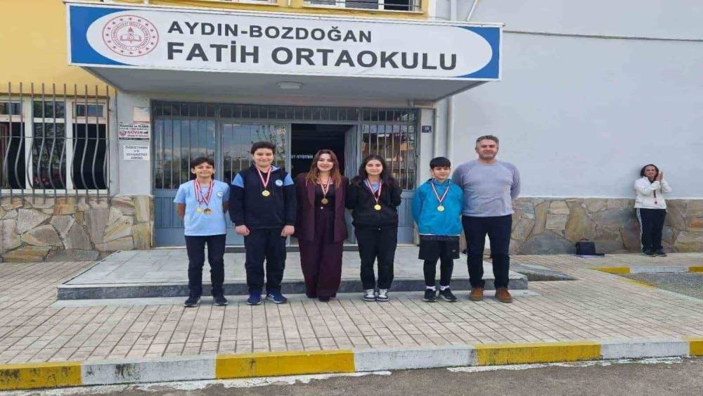 Bozdoğanlı &ouml;ğrencilerden T&uuml;rkiye ikinciliği
