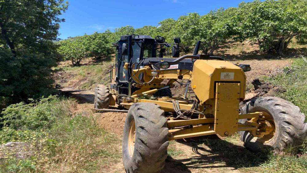 EFELER BELEDİYESİ KIRSAL MAHALLELERDE YOL ÇALIŞMALARINI SÜRDÜRÜYOR