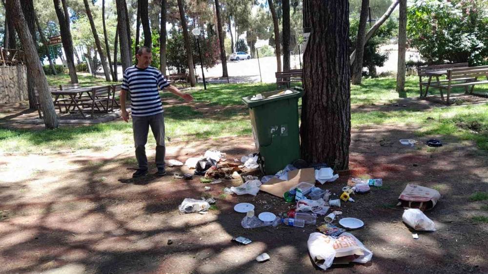 Bu park bir gecede bu hale geldi
