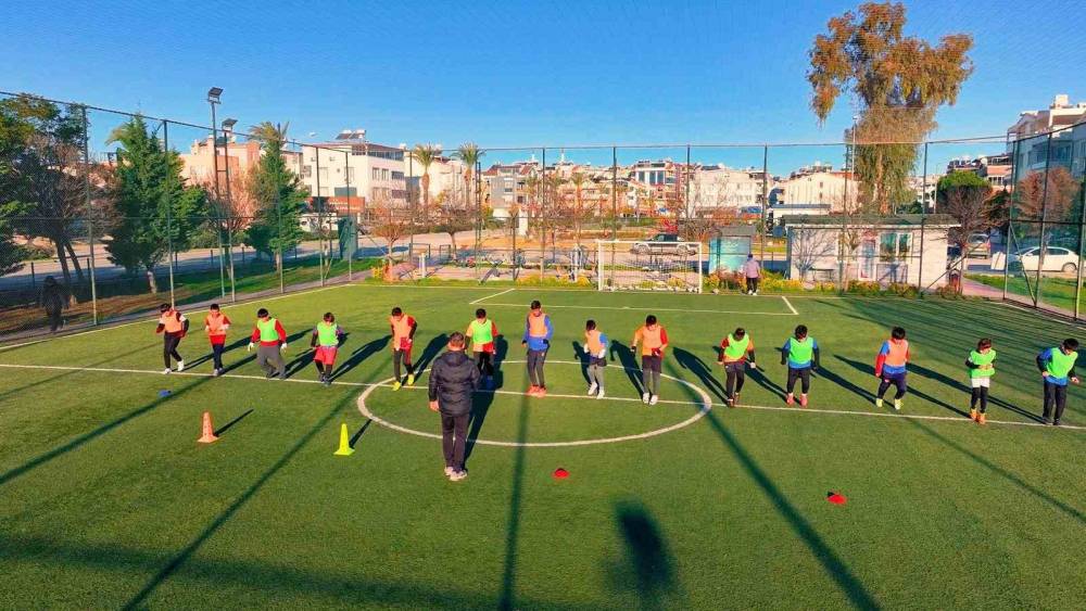 Didim&rsquo;de gen&ccedil;ler sporla buluşuyor
