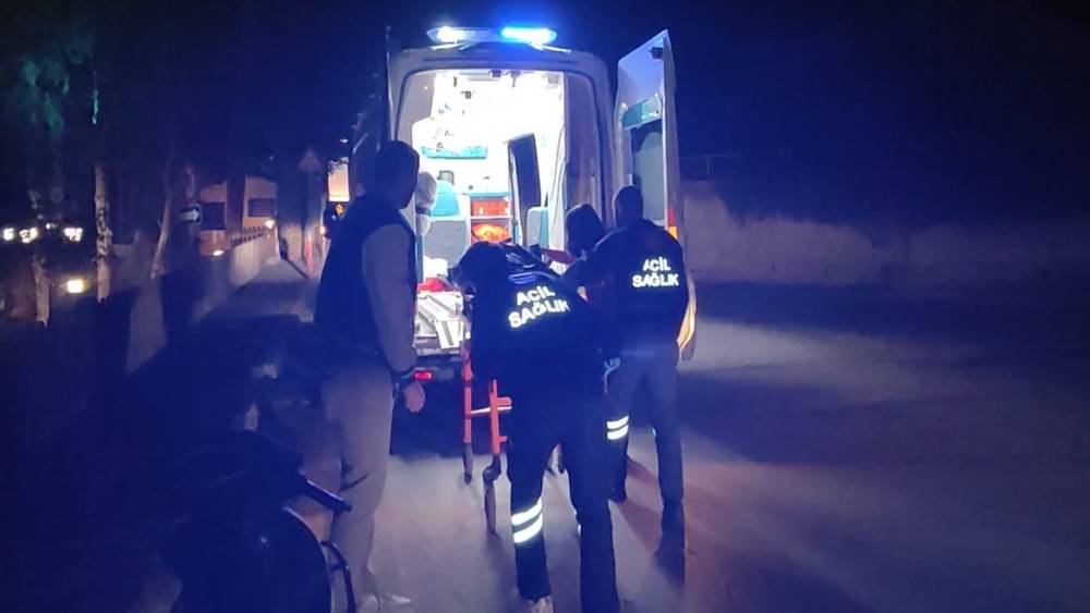 Ağaca &ccedil;arpan motosikletli yaralandı, alkoll&uuml; olduğu tespit edilince para cezası kesildi