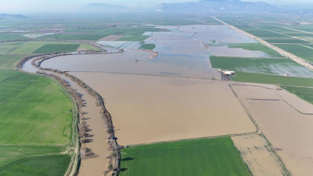 B&uuml;y&uuml;k Menderes&rsquo;te sel uyarısı
