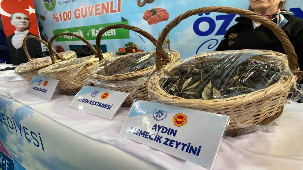 Tarım Fuarı&rsquo;nda b&uuml;y&uuml;kşehrin standına vatandaşlardan yoğun ilgi