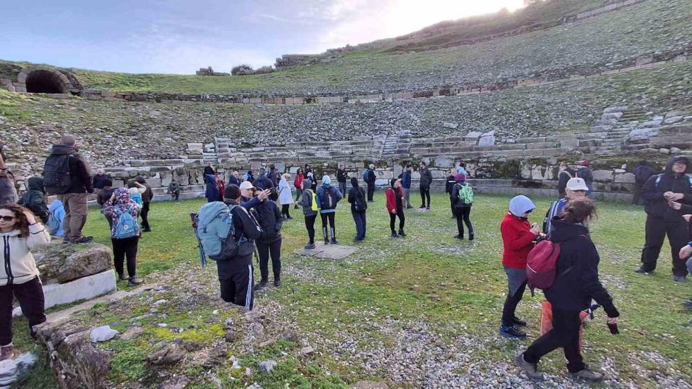 B&uuml;y&uuml;kşehir, Aydınlıları Alabanda&rsquo;da k&uuml;lt&uuml;r gezisi ile buluşturdu
