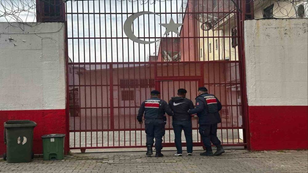 Germencik&rsquo;te JASAT ekipleri aranan şahsa g&ouml;z a&ccedil;tırmadı
