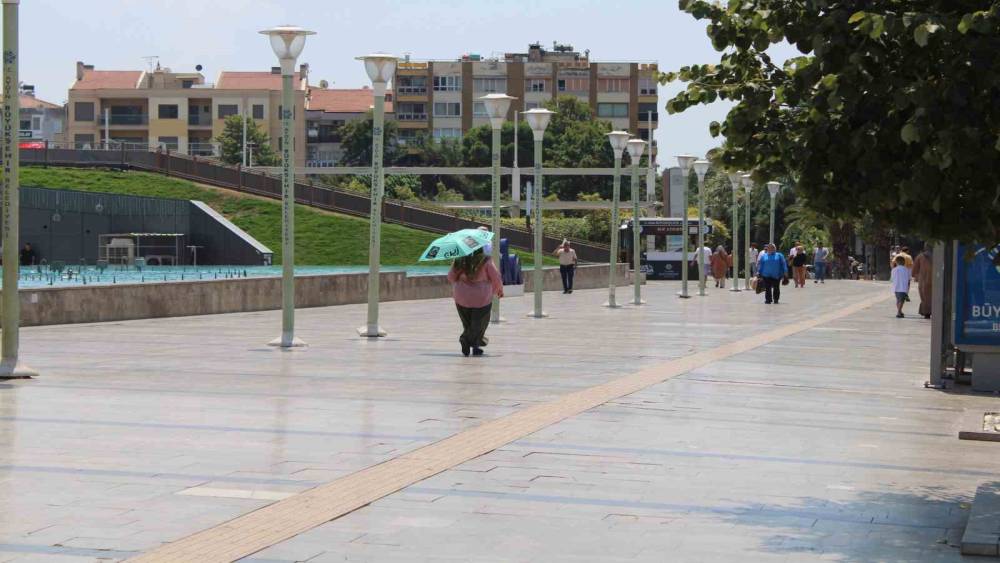 Sıcaklar arttı, sokaklar boş kaldı
