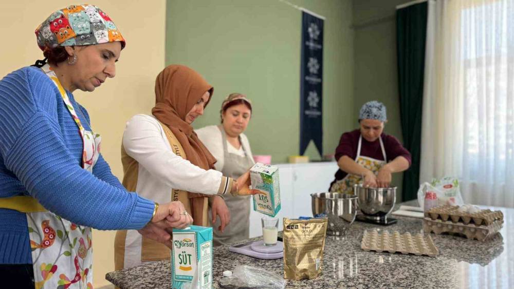 Aydın B&uuml;y&uuml;kşehir Belediyesi Kadın Yaşam At&ouml;lyesi hizmete a&ccedil;ıldı
