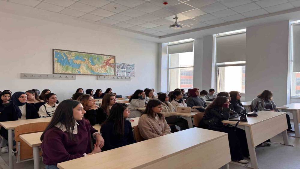 Lise &ouml;ğrencileri AD&Uuml;&rsquo;y&uuml; gezdi