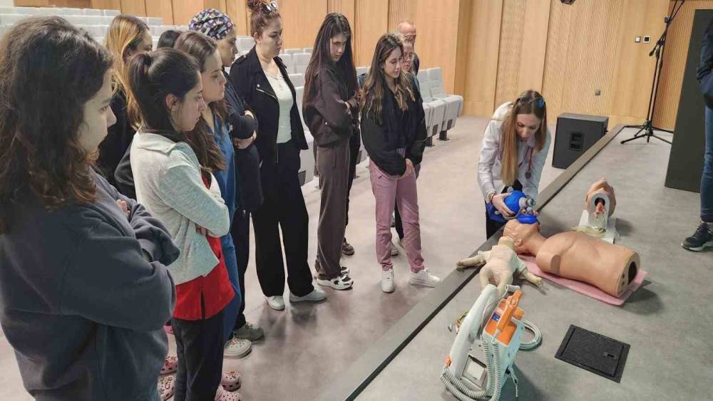 Aydın Şehir Hastanesi&rsquo;nde &ccedil;ocuk acil ekiplerine kritik eğitim