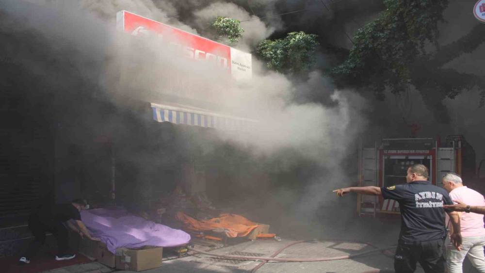 Çarşıyı duman sardı, göz gözü görmedi
