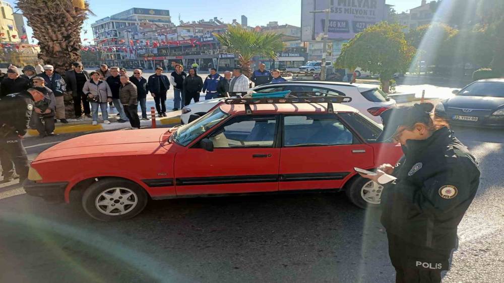 Kaza yapıp şoka giren yaşlı adam hastaneye kaldırıldı
