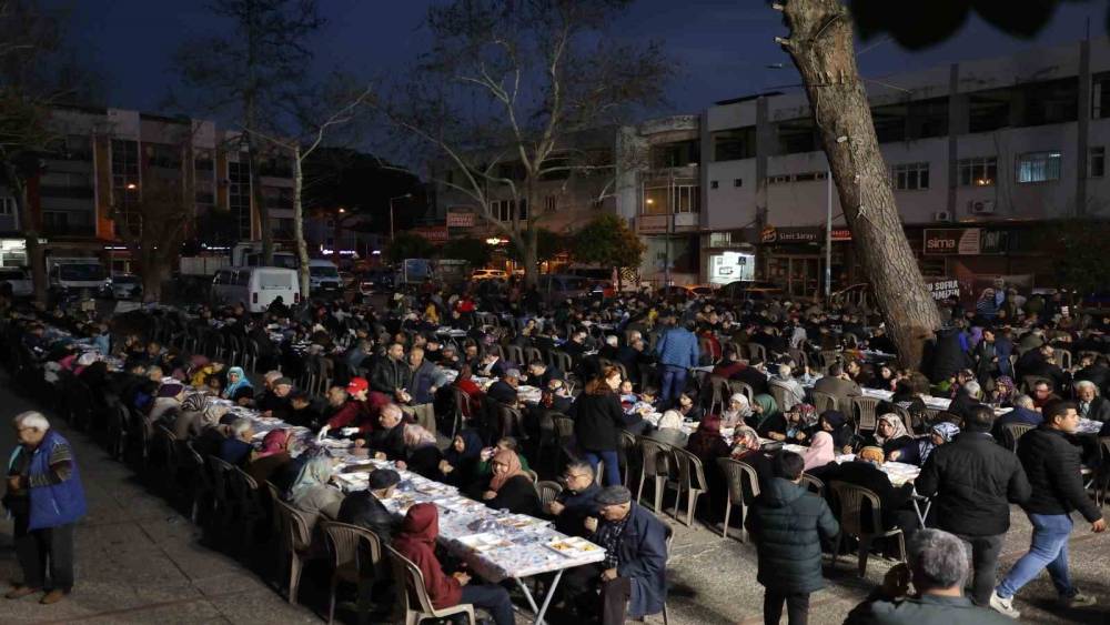 Efeler Belediyesi şehrin d&ouml;rt bir yanında iftar sofraları kuracak
