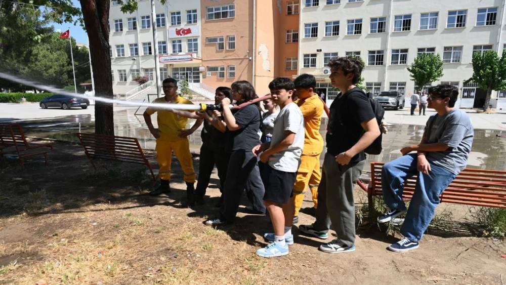 Aydın’da öğrencilere orman yangını eğitimi verildi