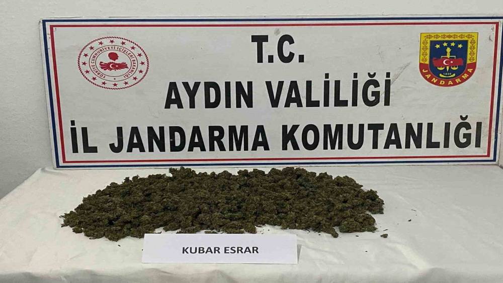 Durdurulan araçtan uyuşturucu çıktı
