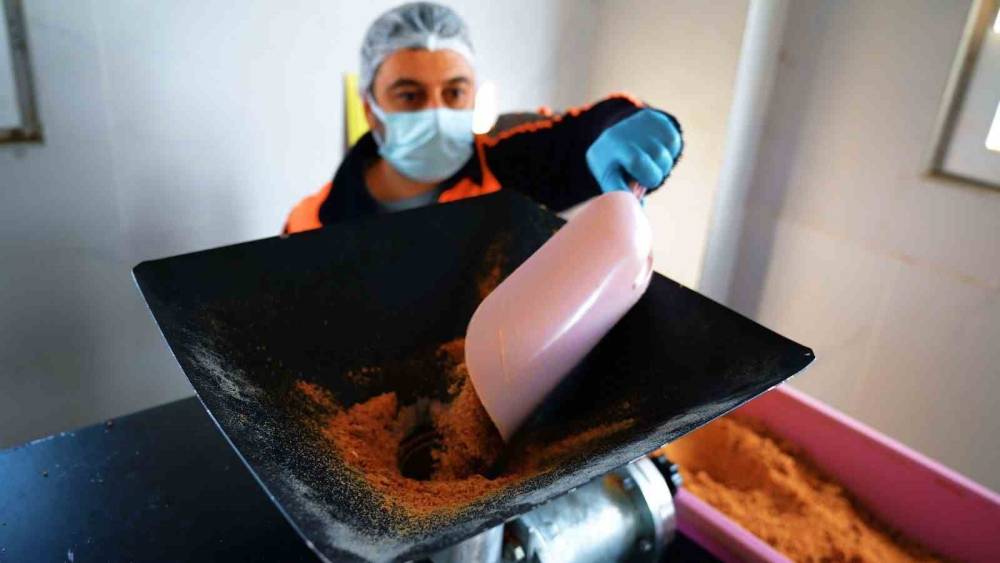 Didim Belediyesi can dostlar i&ccedil;in mama &uuml;retiminde kapasiteyi artırdı
