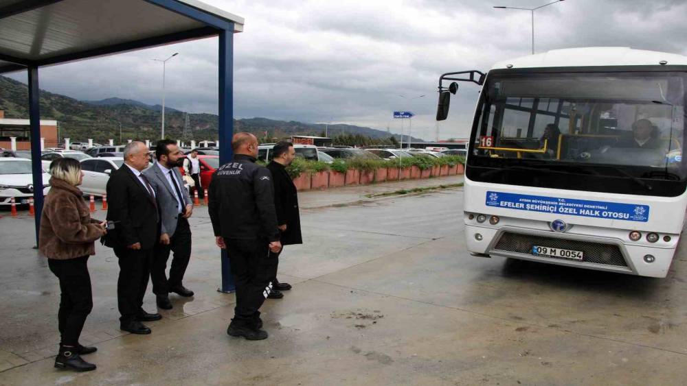 &Uuml;niversitedeki yol hasarı yerinde incelendi
