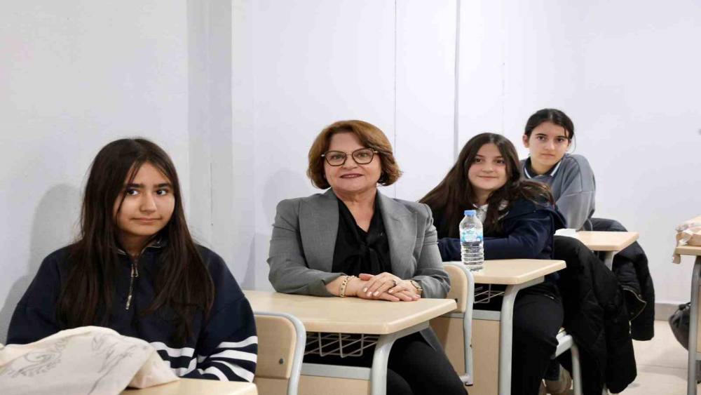 Başkan Gen&ccedil;ay: Onların hayallerine ulaşmaları i&ccedil;in t&uuml;m imkanlarımızla destek olacağız