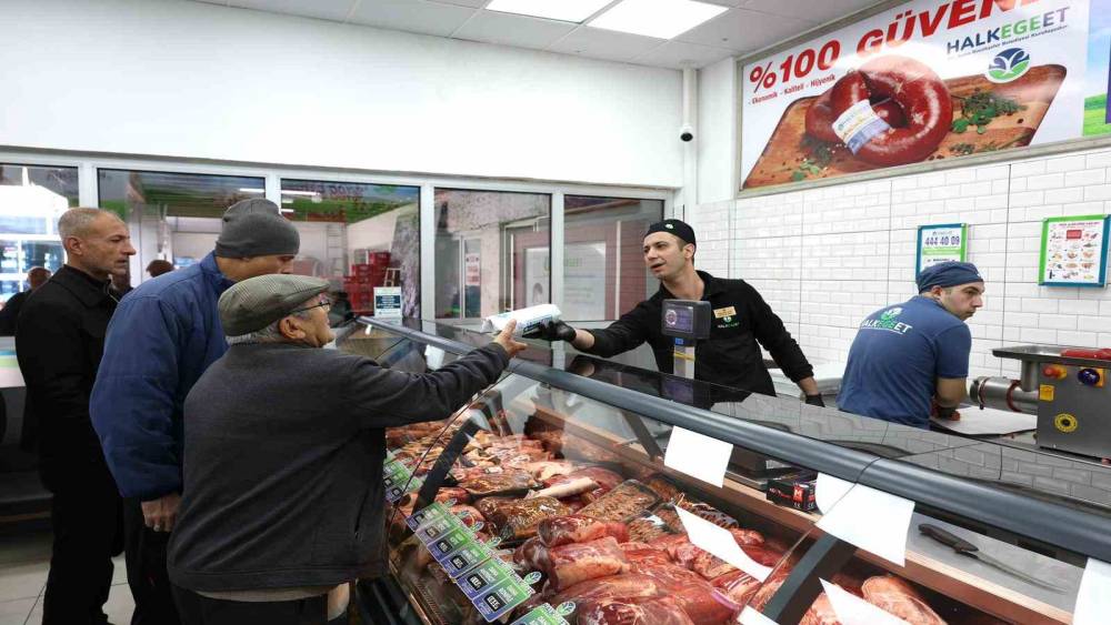 Başkan &Ccedil;er&ccedil;ioğlu&rsquo;ndan Ramazan Bayramı &ouml;ncesi Halk Ege Et şubelerinde indirim
