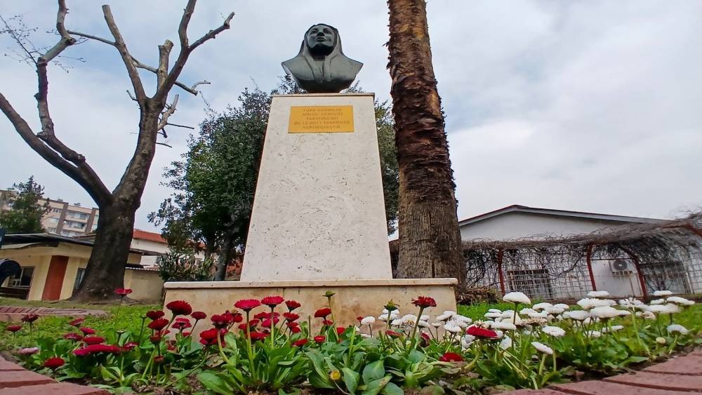 Efeler&rsquo;de G&uuml;l Esin Parkı yeni y&uuml;z&uuml;yle hizmete a&ccedil;ıldı
